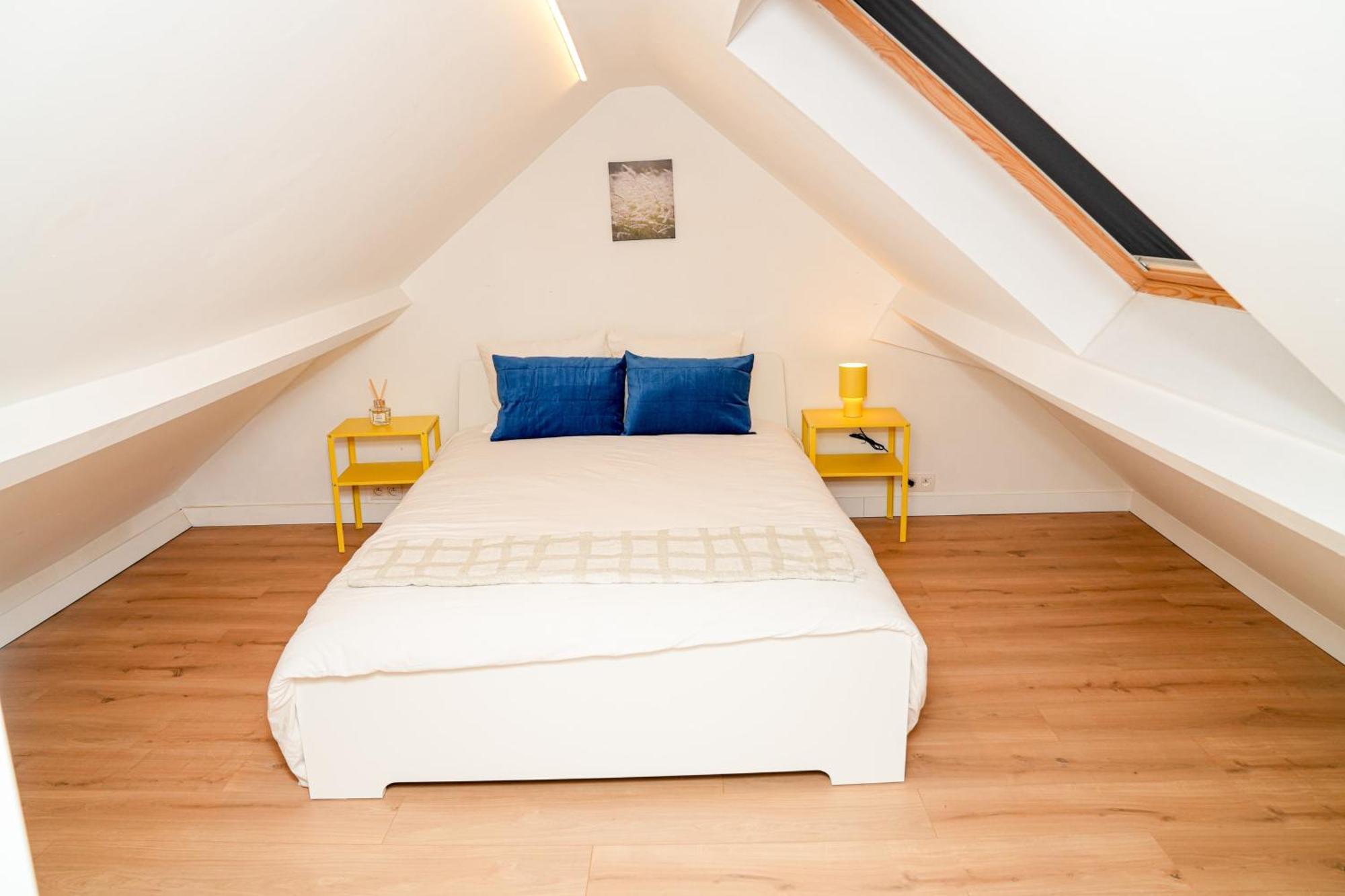 Chic & Modern 1br & 1lr Apt, 12 Min Walk To Rabot * Gent